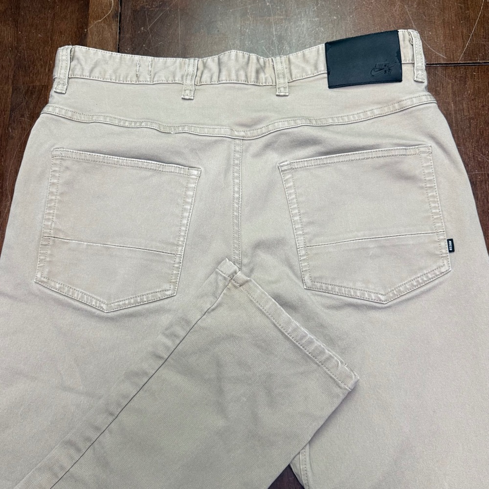 Nike SB FTM Chino Pants Mens 34x30 Khaki Tan Stretch Skateboarding 685949-235